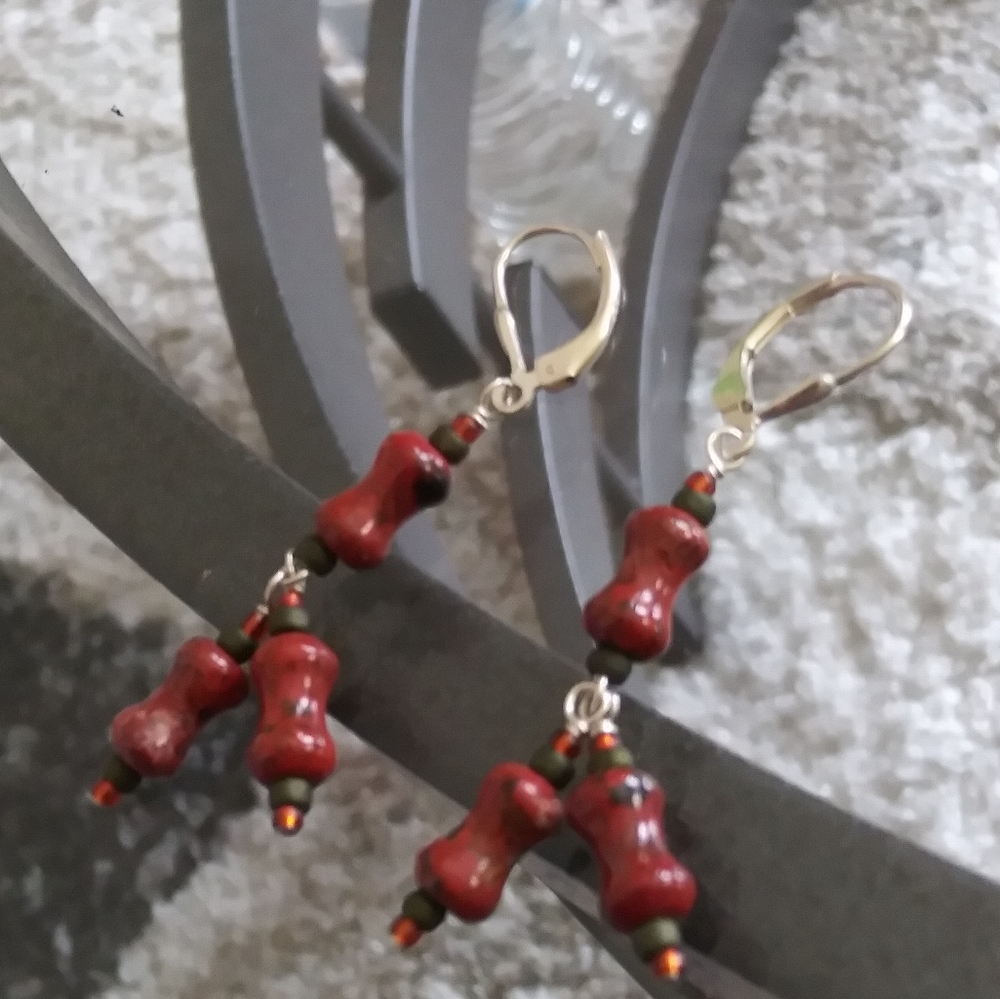 L@@K !! vintage .925 Sterling Silver earrings ..nice hard to find